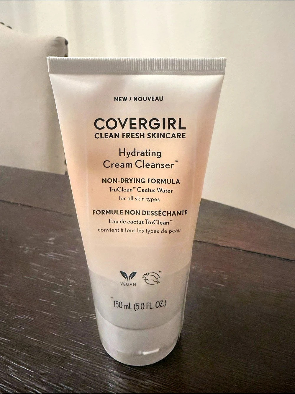 COVERGIRL Clean Fresh Skincare Hydrating Cream Cleanser 150 mL